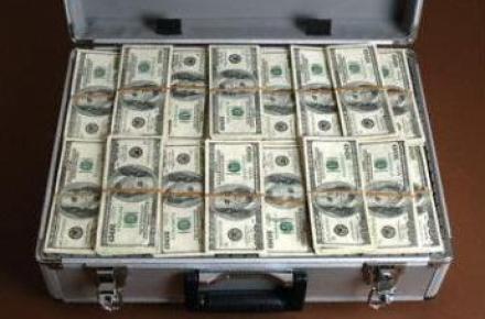 انتقال چمدانی یک میلیارد دلار به ایران؟