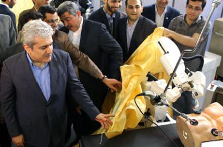 ربات جراحی از راه دور در Innotex 2015 رونمایی شد (+عکس)