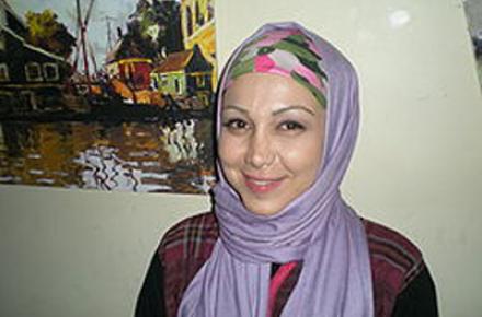 واکنش خانم بازیگر مشهور به کامنت یک کاربر درباره‌ی حجاب (+عکس)