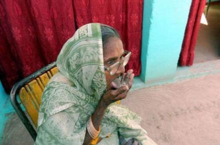 افشای راز عجیب طول عمر پیرزن 92 ساله‌ی هندی 