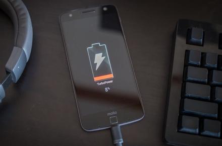 اشتباهاتی که تلفن هوشمند شما را آهسته آهسته نابود می‌کند 