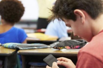 خبر دستور رییس جمهور برای ارائه سیم‌کارت رایگان دانش‌آموزی، «صحت ندارد»