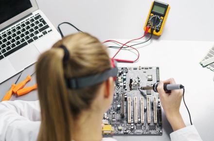 تکنسین الکترونیک