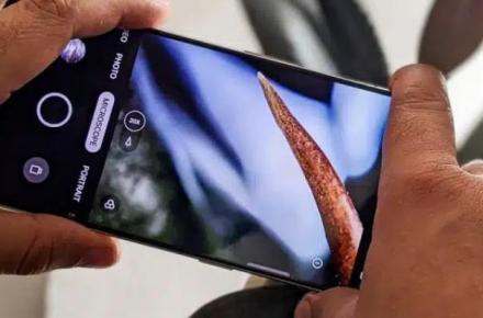 تبدیل تلفن همراه به میکروسکوپ با کوچک‌ترین ال‌ای‌دی جهان
