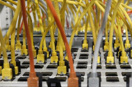 اتصال همه گذرگاه‌های مرزی عراق به شبکه فیبر نوری