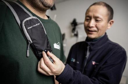 تولید سیستمی که احتمال برخورد نابینایان با موانع را کاهش می‌دهد