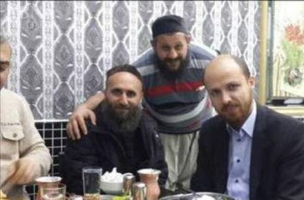انتشار عکسی از پسر اردوغان در کنار رهبران داعش