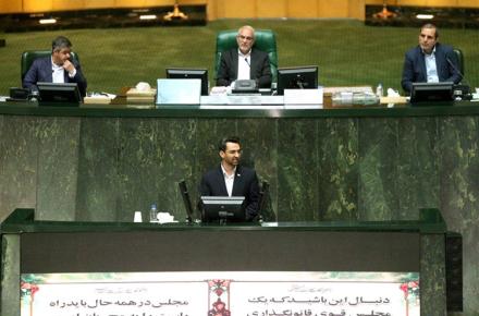 وزیر ارتباطات: دستاورد‌های ملی را نباید به دلیل موضوعات منطقه‌ای زیر سوال برد