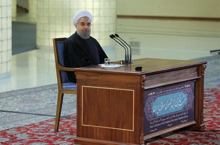 تبلت رییس جمهور در نشست خبری پسابرجام (عکس)