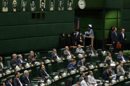 تاکید نمایندگان بر لزوم نظارت وزارت ارتباطات بر فضای مجازی