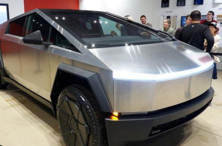  آغاز عرضه «سایبرتراک» تسلا با قیمت پایه ۶۰ هزار و ۹۹۰ دلار