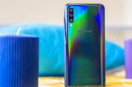 رقابت غول‌های فناوری چین و کره در بمبئی 