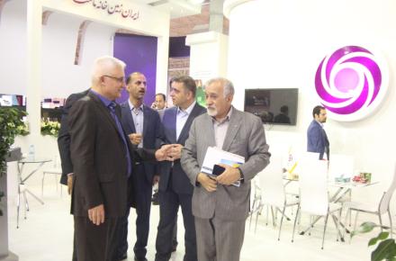 بازدید مدیرعامل و اعضای هیات مدیره بانک ایران زمین از نمایشگاه بورس،بانک و بیمه