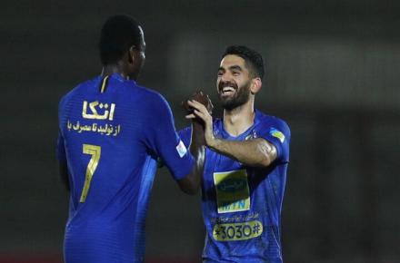 با پیشنهاد ۲۰ میلیاردی، هافبک استقلال را هوایی کردند!