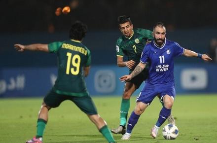 انتقاد به نحوه جدایی کمالوند از آبی‌ها/ مگر استقلال تیم محلی است؟