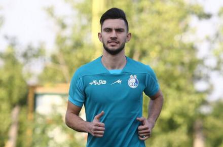 واکنش مهاجم استقلال به شایعات جدایی