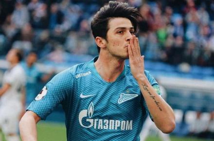 انتقاد سردار آزمون از اینستاگرام درگفت‌گو با شبکه روسی