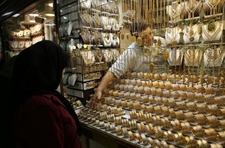 سکه در مدار کاهش/طلا گرمی ۴۲۲ هزار تومان شد