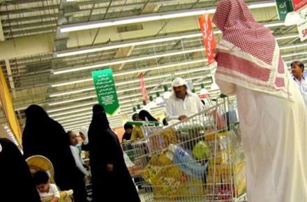 اعتراض کاربران عرب شبکه‌های اجتماعی به اسراف در ماه رمضان