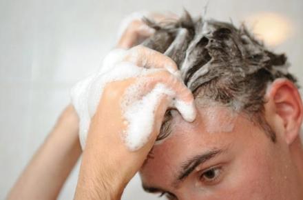 11 راه حل برای کاهش چربی مو