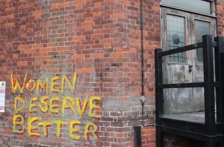 تعرض به زن ایرانی در آمریکا