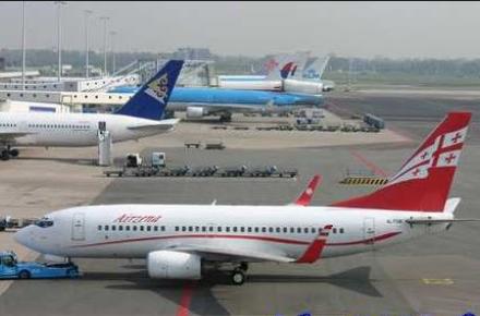 برهنه کردن زنان ایرانی در ملأ عام به بهانه بازرسی!