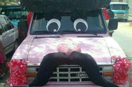 نصاویر/ خلاقیت ایرانی در تزئین ماشین عروس!