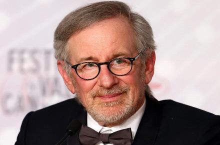اولین کارگردانی که فروش فیلم‌هایش از مرز ۱۰ میلیارد دلار عبور کرد