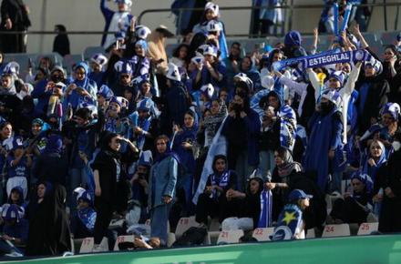 واکنش تند لیدرها به دختران استقلالی؛ برگردید خانه!