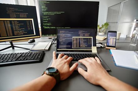 یادگیری حرفه ای برنامه نویسی با آکادمی درسمن