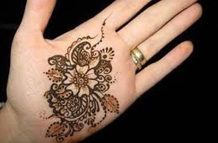 روایتی از یک سالن تاتوی زنانه در تهران