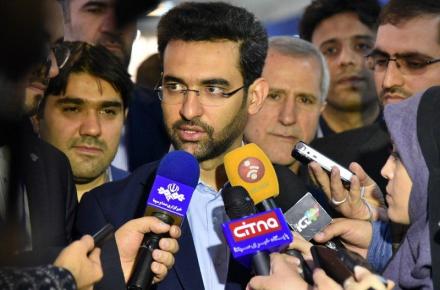 در مورد تمام بخش‌های زیرمجموعه‌ی وزارت ارتباطات که ارز دولتی گرفتند شفاف سازی می‌کنیم