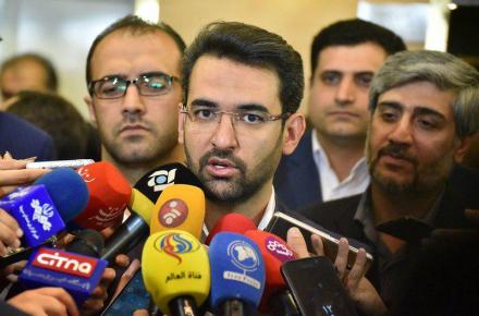 وزیر ارتباطات: کسری گوشی تلفن همراه داریم/ تسهیل واردات گوشی به وزارت صنعت مربوط است