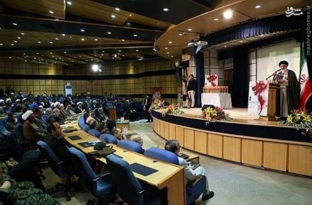 تجلیل از رایتل در آیین اختتامیه سوگواره عبرات