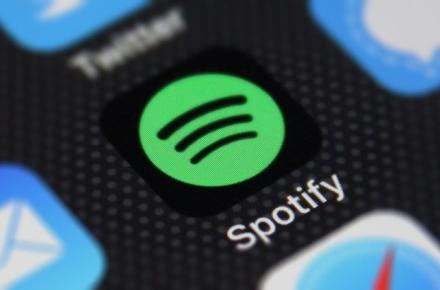 هشدار زنگ اندروید از Spotify استفاده می‌کند