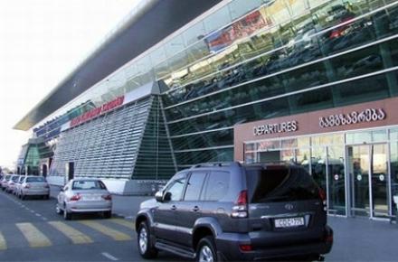 طرح موضوع توهین به زنان مسلمان ایرانی در فرودگاه «تفلیس»!