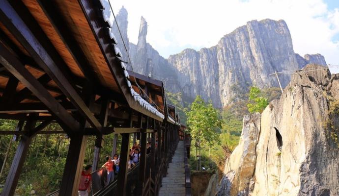 راه‌اندازی طولانی‌ترین پله‌ برقی جهان در چین (+تصاویر)