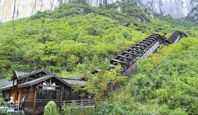 راه‌اندازی طولانی‌ترین پله‌ برقی جهان در چین (+تصاویر)