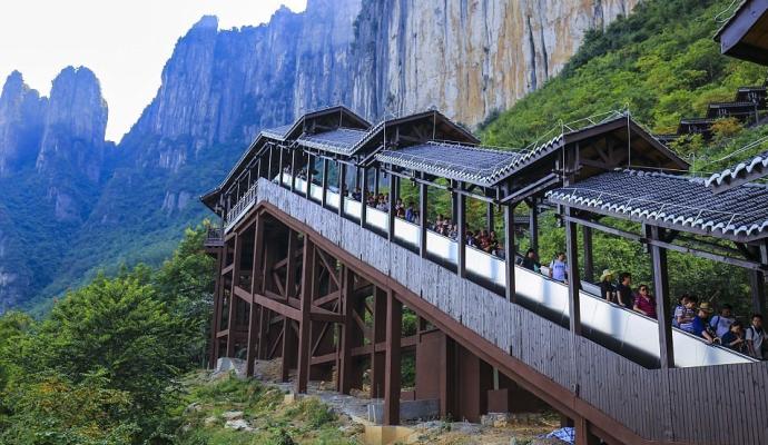 راه‌اندازی طولانی‌ترین پله‌ برقی جهان در چین (+تصاویر)