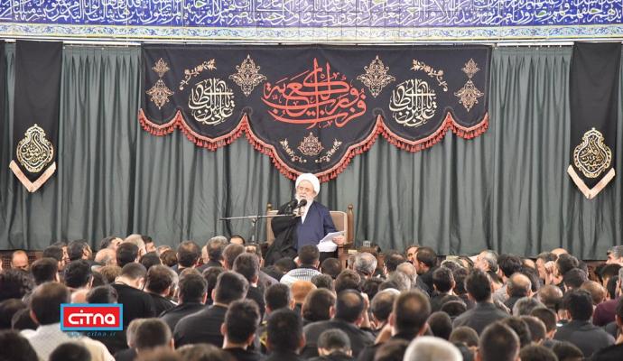 گزارش تصویری سیتنا/ حضور آذری جهرمی و پسرانش در مراسم شب قدر و بیست و سوم ماه مبارک رمضان در حسینیه‌ی همدانی‌ها 