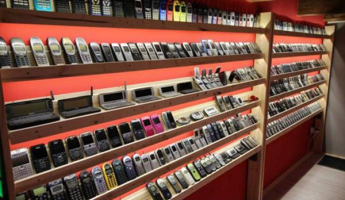 بازدید از موزه موبایل‌های قدیمی! (+تصاویر)