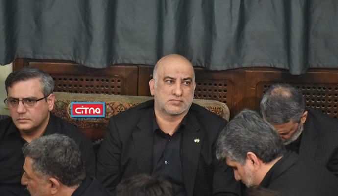 گزارش تصویری سیتنا/ حضور آذری جهرمی و پسرانش در مراسم شب قدر و بیست و سوم ماه مبارک رمضان در حسینیه‌ی همدانی‌ها 