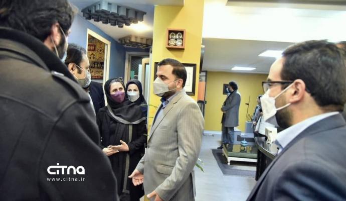 گزارش تصویری سیتنا از بازدید وزیر ارتباطات از پلتفرم کتابخوانی طاقچه