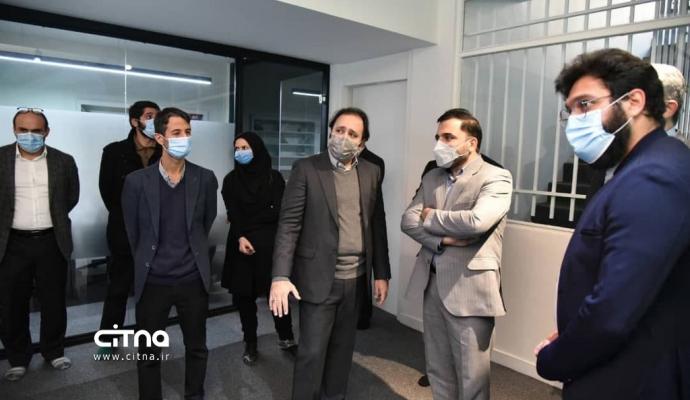 گزارش تصویری سیتنا از بازدید وزیر ارتباطات از پلتفرم کتابخوانی طاقچه