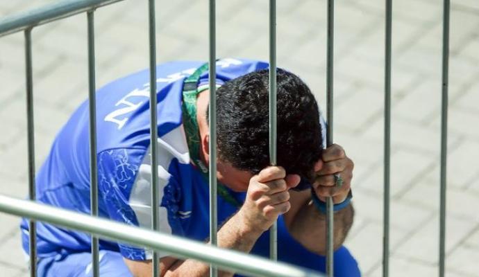 اشک‌های محمد بنا بعد از ناکامی کشتی فرنگی (+تصاویر)