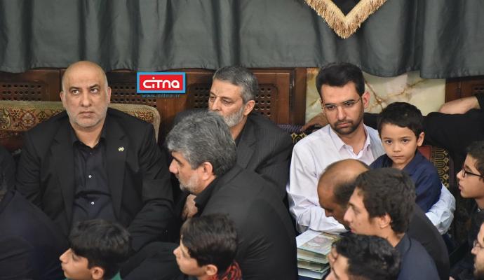 گزارش تصویری سیتنا/ حضور آذری جهرمی و پسرانش در مراسم شب قدر و بیست و سوم ماه مبارک رمضان در حسینیه‌ی همدانی‌ها 