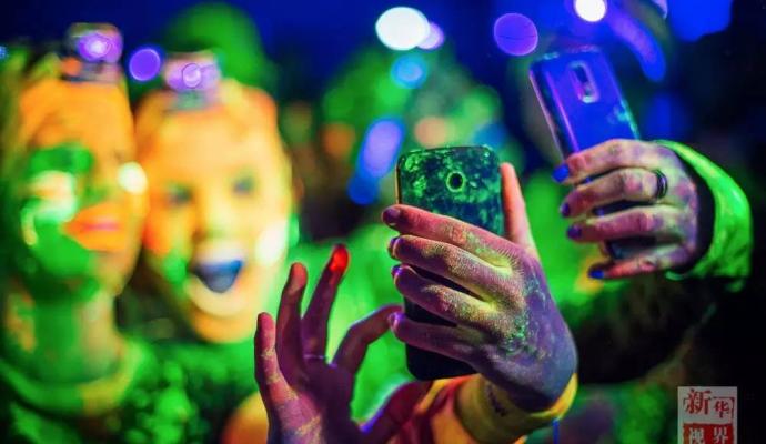 تصاویر/ سلفی های جالب سال 2015 