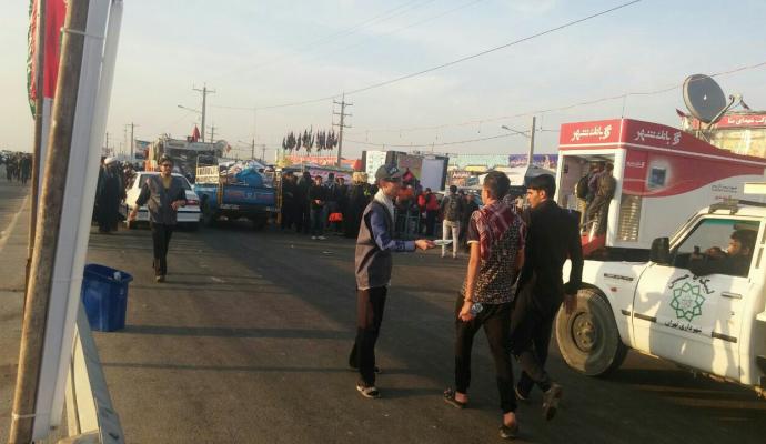 گزارش تصویری/ ارائه‌ی خدمات ارتباطی رایتل به زائران اربعین