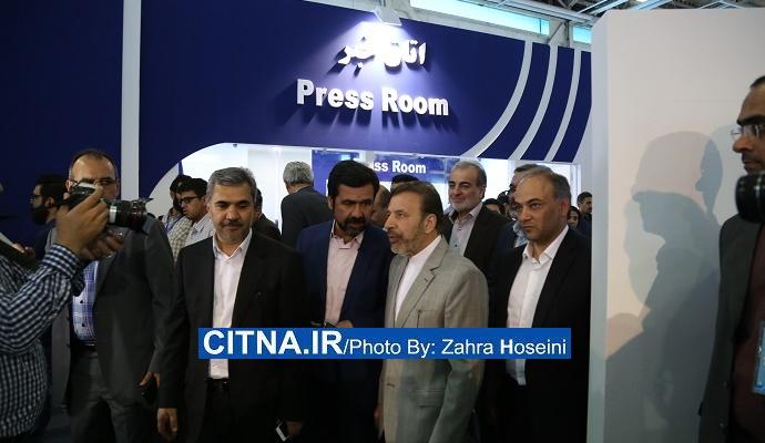 گزارش تصویری سیتنا/ بازدید چندین ساعته‌ی وزیر ارتباطات از نمایشگاه ایران تلکام ۲۰۱۶