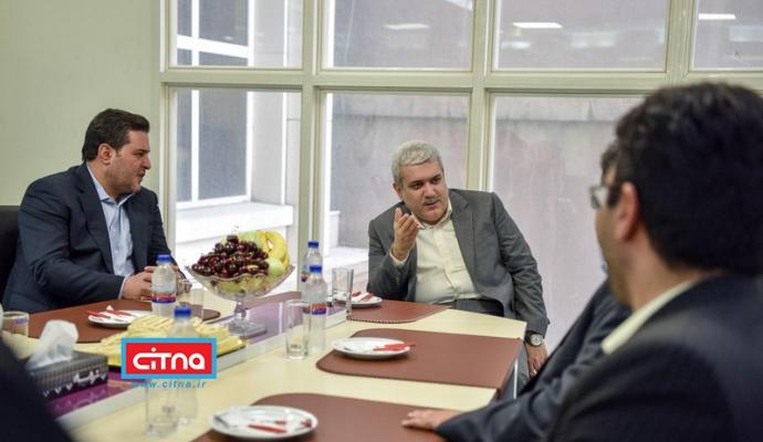 بازدید معاون علمی و فناوری ریاست جمهوری از نمایشگاه محصولات فضایی (+تصاویر)